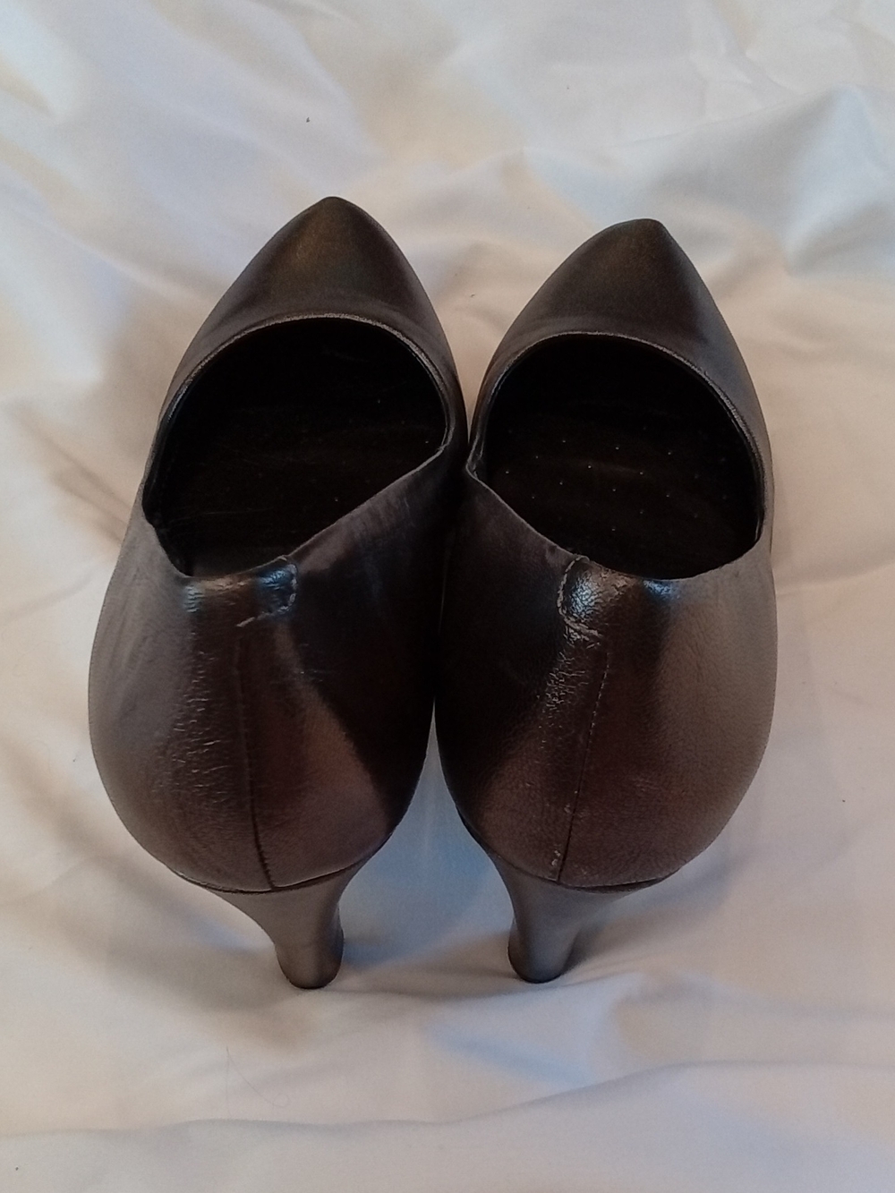 Easy Spirit Metallic Bronze Mid-Heel Pumps - Picture 3 of 7